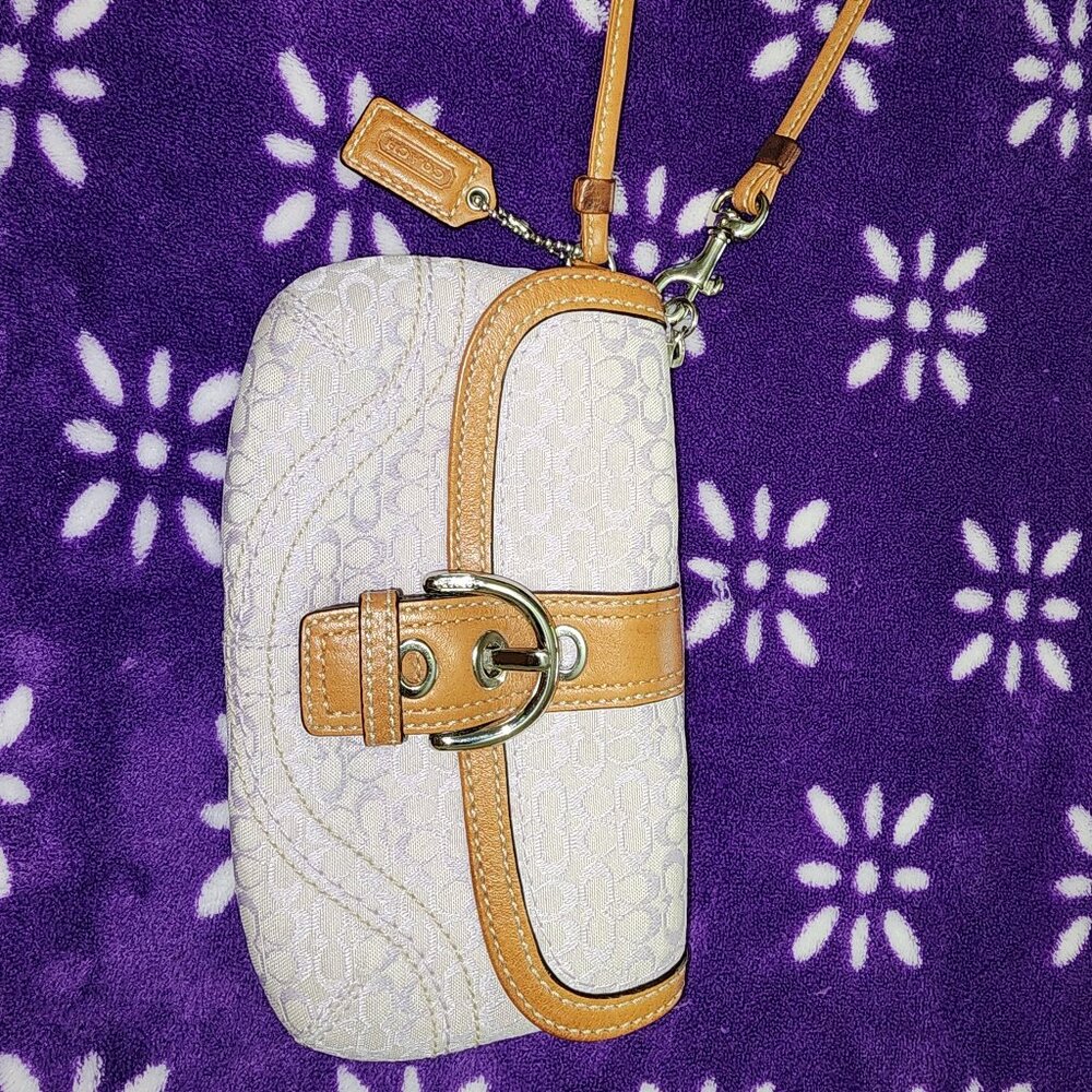2000s Vintage gently used Coach Wristlet